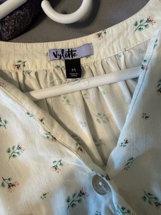 WILFRED Cream Floral Button-Front Crop Top - Picture 3 of 6